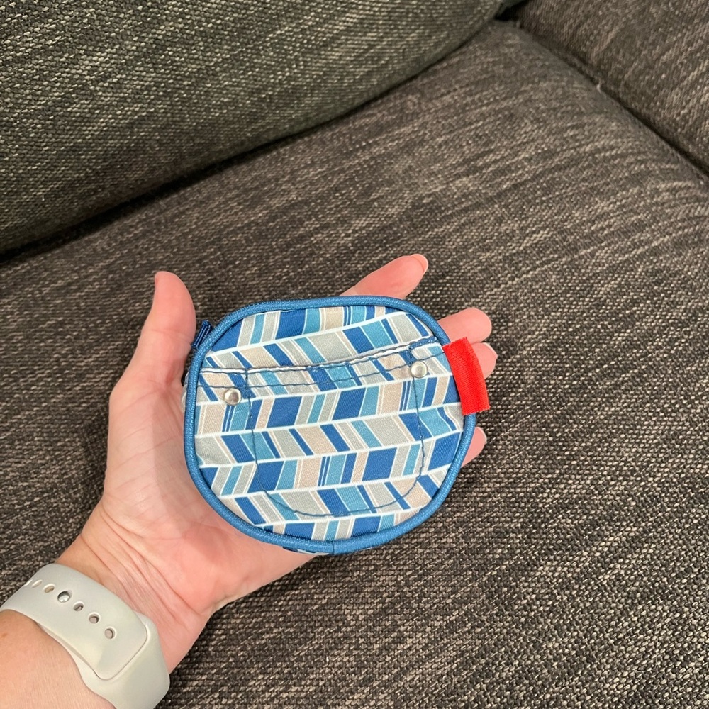 Nuby Chevron Pattern Kids Pacifier Pouch - Picture 9 of 10
